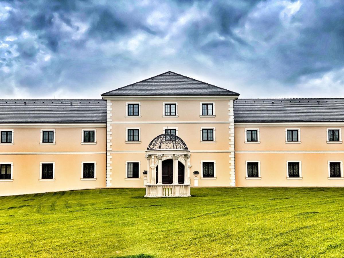 Chateau Sanov Sanov  Экстерьер фото